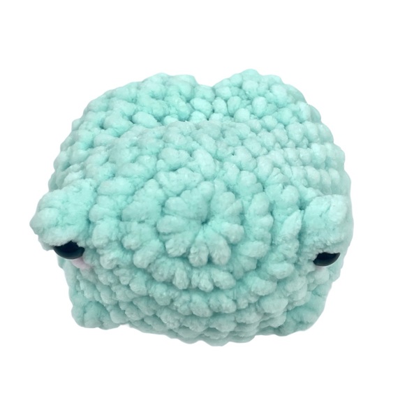 Amigurumi Kawaii Cheeky Frog Hand/Homemade Plushie in Seafoam Green NWOT - Picture 8 of 10